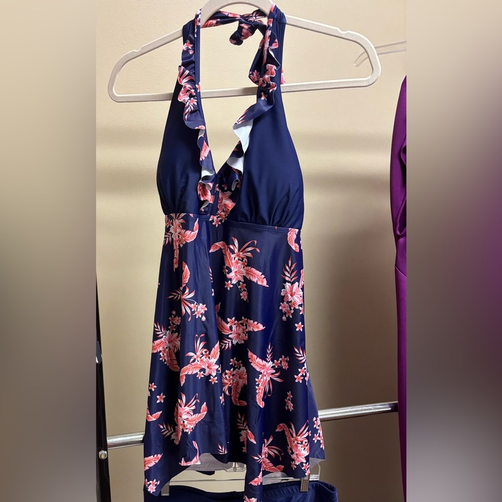 Floral Halter Dress Swimsuit 2 pc Tankini in Navy and Pink. Plus size. NWT